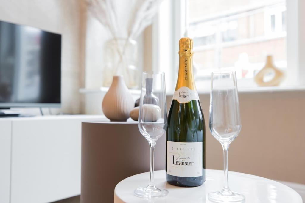 Haya Beachhouse - Queen * Den Haag