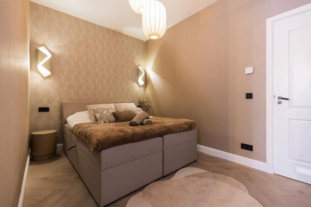 Haya Beachhouse - Queen * Den Haag