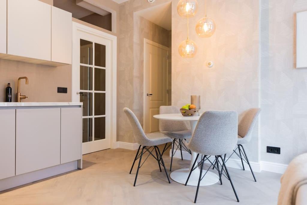 Haya Beachhouse - Queen Den Haag